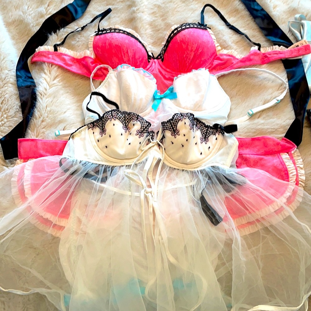 Victoria secret teddys 34B NEW/tags